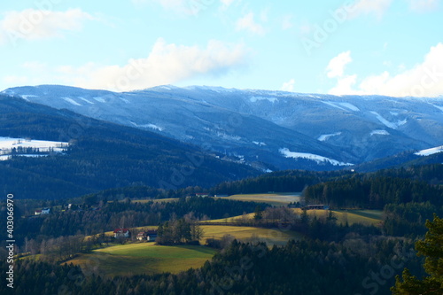 Fototapeta Naklejka Na Ścianę i Meble -  Wiener Alpen in Niederösterreich