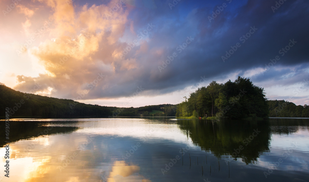 Fototapeta premium sunrise over the lake