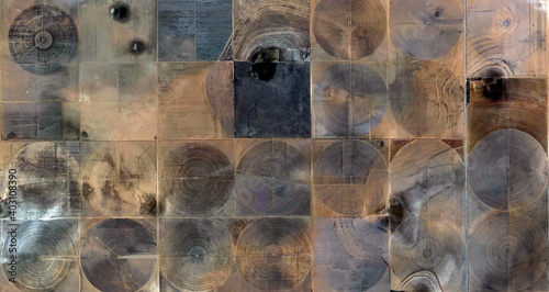   United States, abstract photography of relief drawings in  fields in the U.S.A. from the air, Genre: Abstract Naturalism, from the abstract to the figurative,   photo