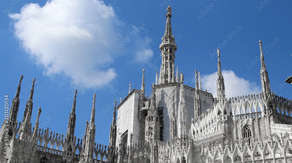 Duomo di Milano in una giornata di Primavera