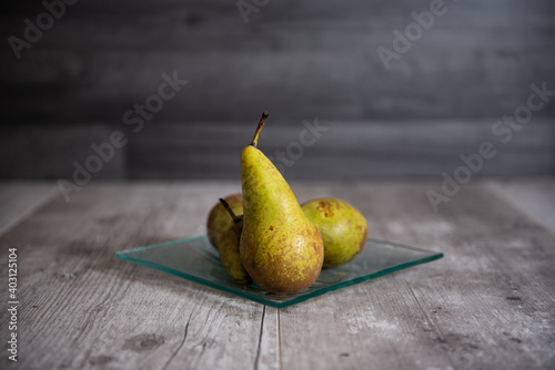 pear / poire