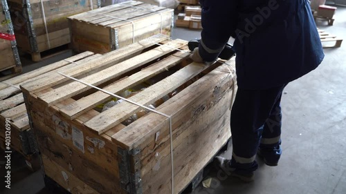 Packaging. Strapping tool for strapping with tightening tape. packing tool.Sound
