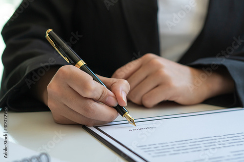 Employees or job applicants agree to the agreement and sign a signature. Get a job with the company he has applied for.
