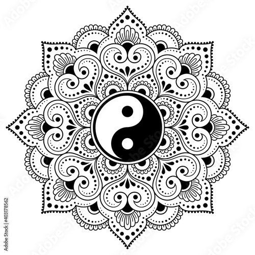 Circular pattern in form of mandala for Henna, Mehndi, tattoo, decoration. Decorative ornament in ethnic oriental style with Yin-yang hand drawn symbol. Outline doodle vector illustration.