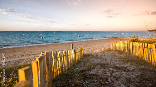 Paysage de bord de mer  littoral Vend  en sur l   le de Noirmoutier.