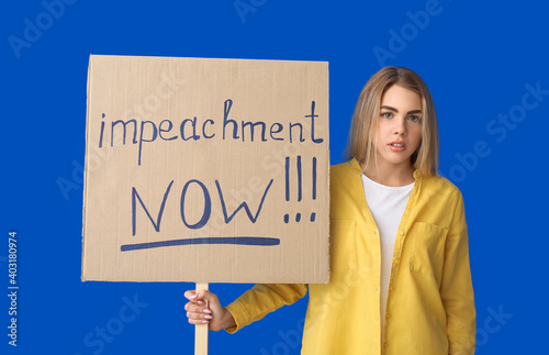 Protesting young woman on c...