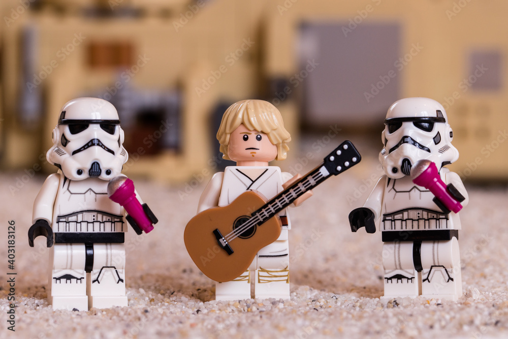 Fototapeta premium Lippstadt - Deutschland 3. Januar 2021 Lego Minifiguren aus Star Wars