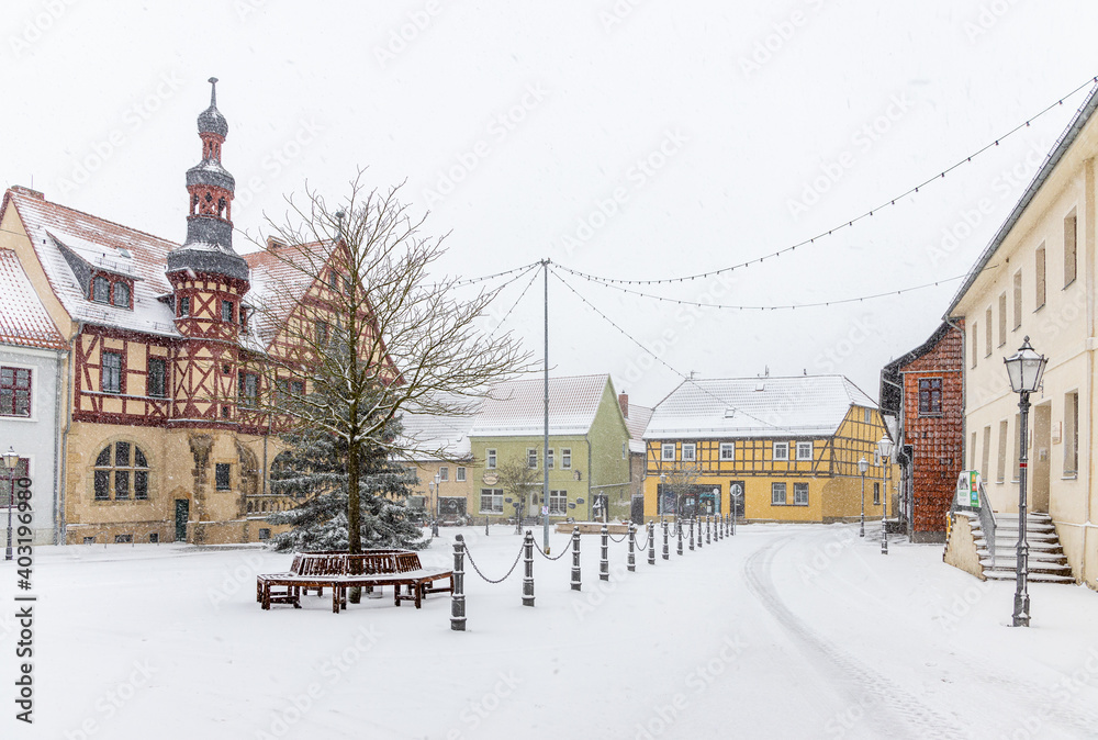 Naklejka premium Marktplatz Harzgerode mit historischen Rathaus