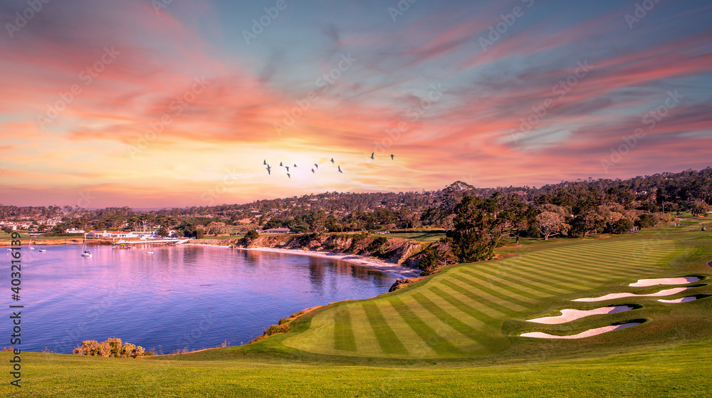 Fototapeta premium golf course with ocean