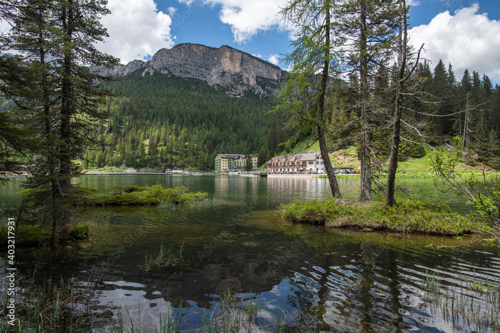 Fototapeta premium Landschaftidyll Misurinasee Dolomiten
