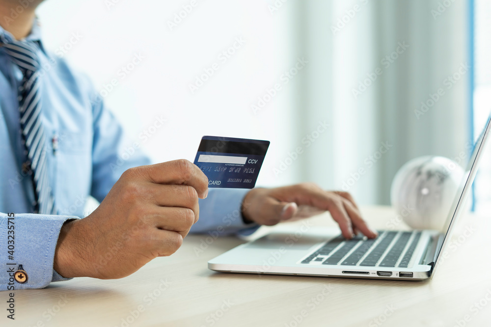 Businessmen who use credit card transactions to buy and sell online in the system. Internet Banking Businessmen who use credit card transactions to buy and sell online in the system. Internet Banking