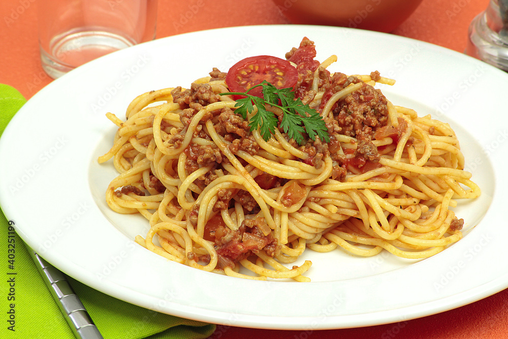 assiette de spaghettis sauce bolognaise