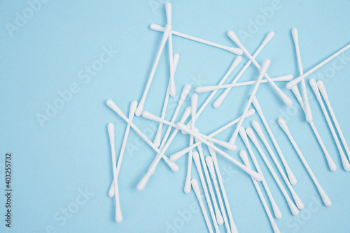 cotton buds 