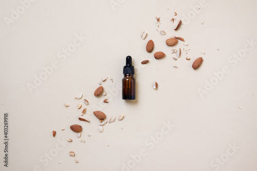 Aceite de almendra, frasco cosmético