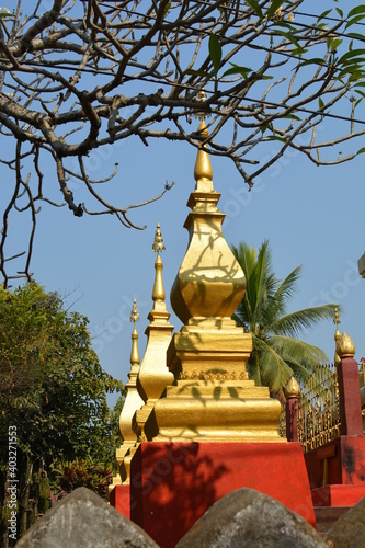 stupa laos