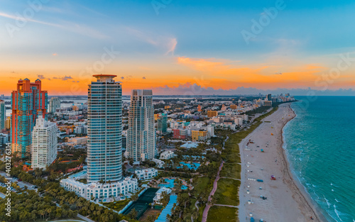 Sunset over Miami Beach © Malikoff
