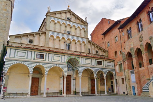 Fototapeta Naklejka Na Ścianę i Meble -  exterior facade of the Cathedral of San Zeno located in the historic center of the city of Pistoia in Tuscany, Italy