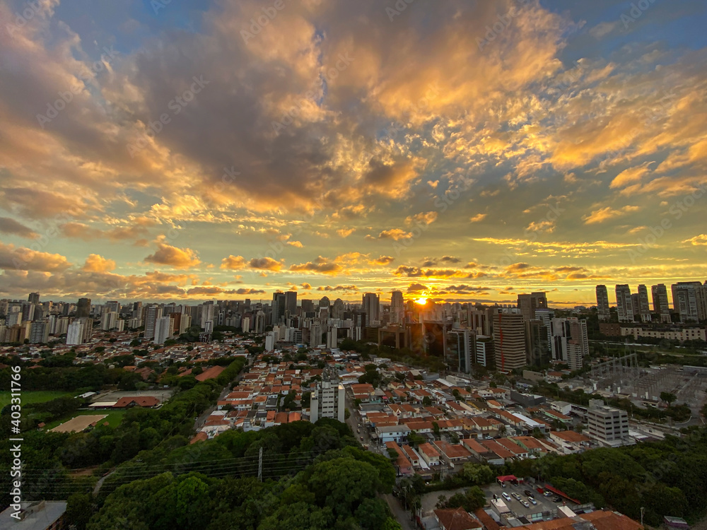 Naklejka premium Sunset in Sao Paulo, Brazil. South America sunset.