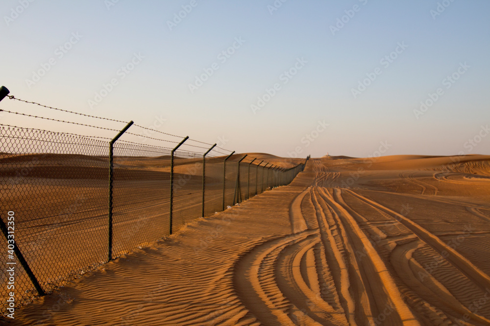 Grenzzaun in der Wüste