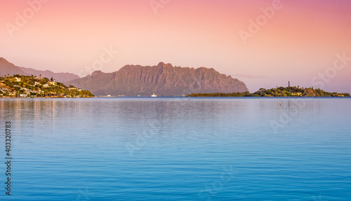 Tranquil Kaneohe Bay in Oahu, Hawaii