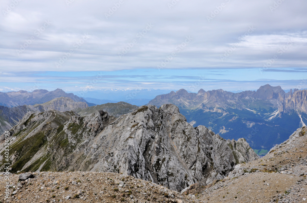 Wapienne szczyty Dolomitów, Sella