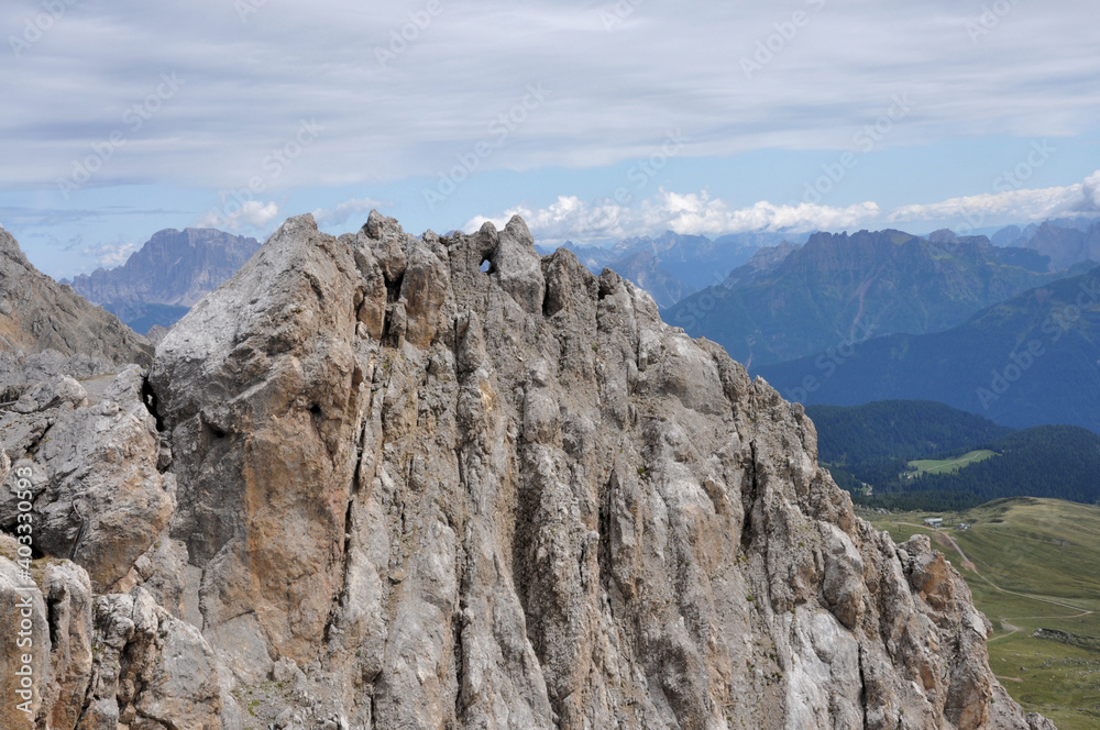 Górski szczyt w Dolomitach, Włochy