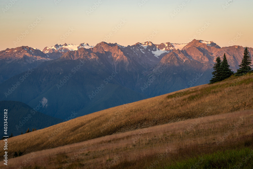 Fototapeta premium sunrise in the mountains