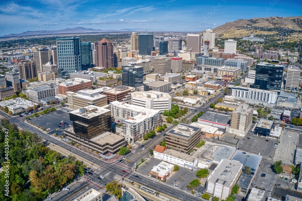 Obraz premium Aerial View of Salt Lake City, Utah in early Autumn
