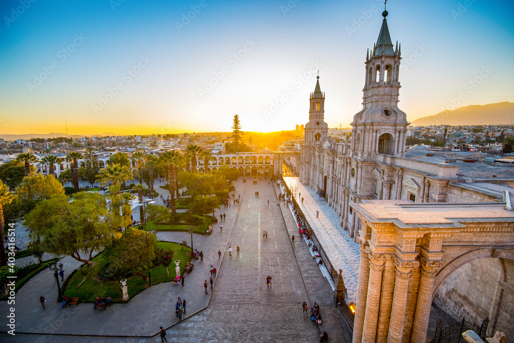The Basilica Cathedral of Arequipa on sunset - obrazy, fototapety, plakaty 