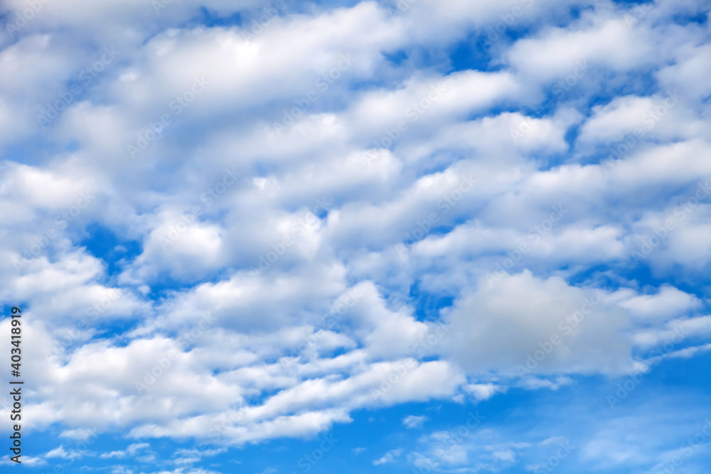 Naklejka premium Background and texture of clouds on a blue sky. Freshness and naturalness of nature.