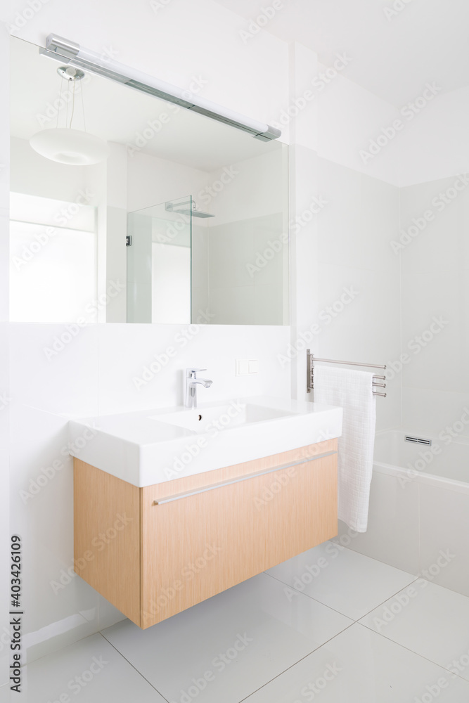 Classic and elegant bathroom washbasin Classic and elegant bathroom washbasin