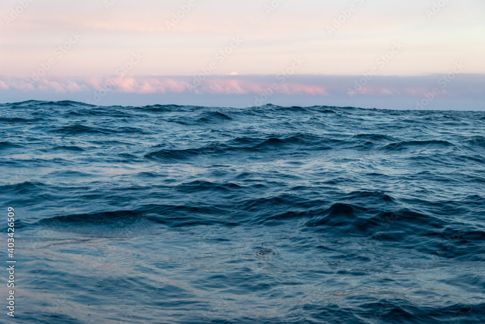 Obraz premium Between barents sea and arctic ocean