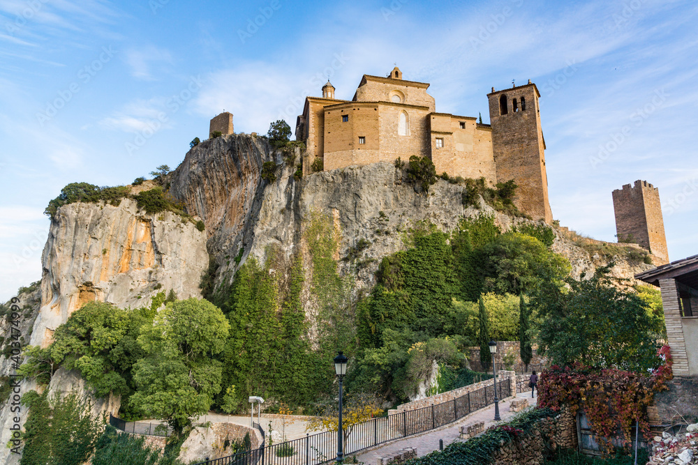 colegiata-castillo  Santa María la Mayor , fortaleza, construida en el siglo ix por Jalaf ibn Rasid, Alquézar,  Huesca, Spain, 