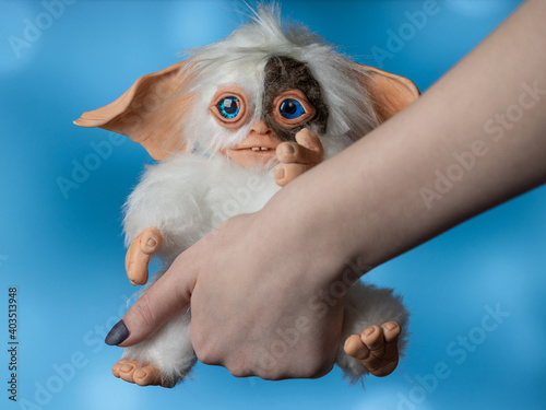 Slika na platnu toy Gremlin Gizmo, hand made in a mixed technique from faux fur and polymer clay