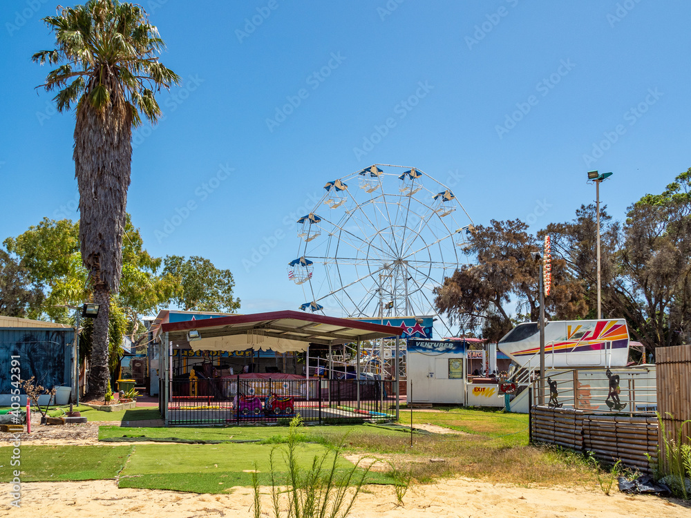 The Mandurah foreshore is popular with tourists having restaurants, fish & chips, boating, entertainment and seagulls. The Mandurah foreshore is popular with tourists having restaurants, fish & chips, boating, entertainment and seagulls.