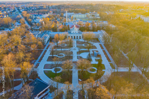 Obraz na płótnie Park Zdrojowy w Busko Zdroju w salonie