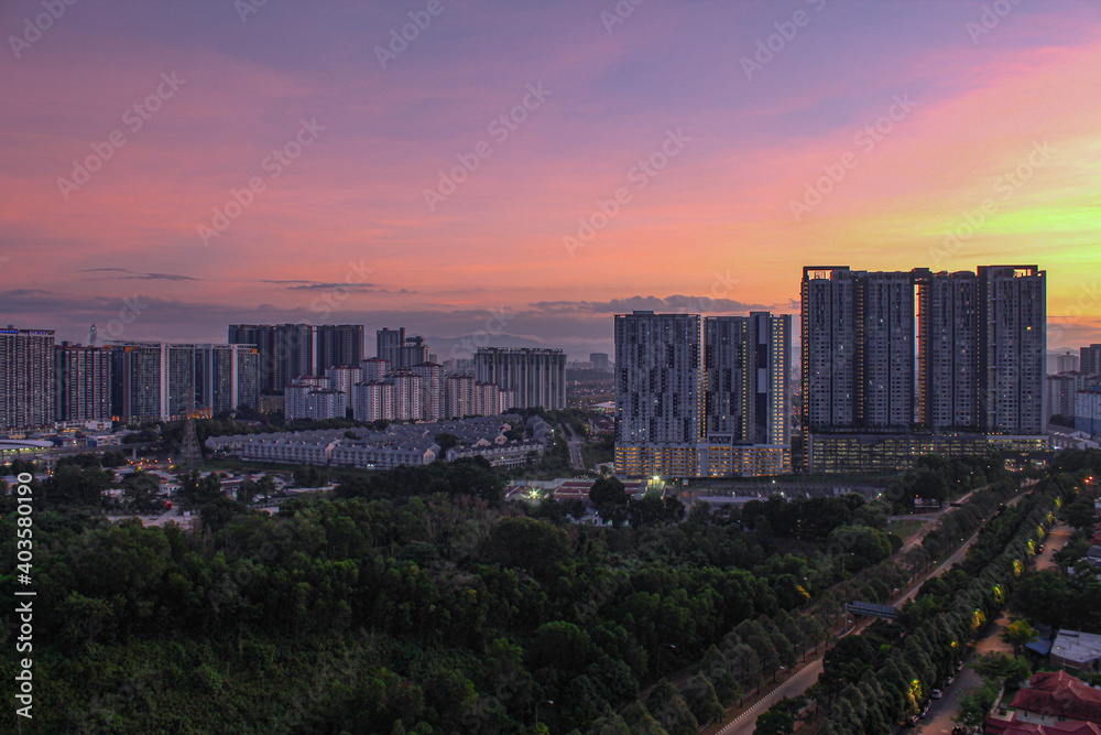 Obraz premium sunset over the city