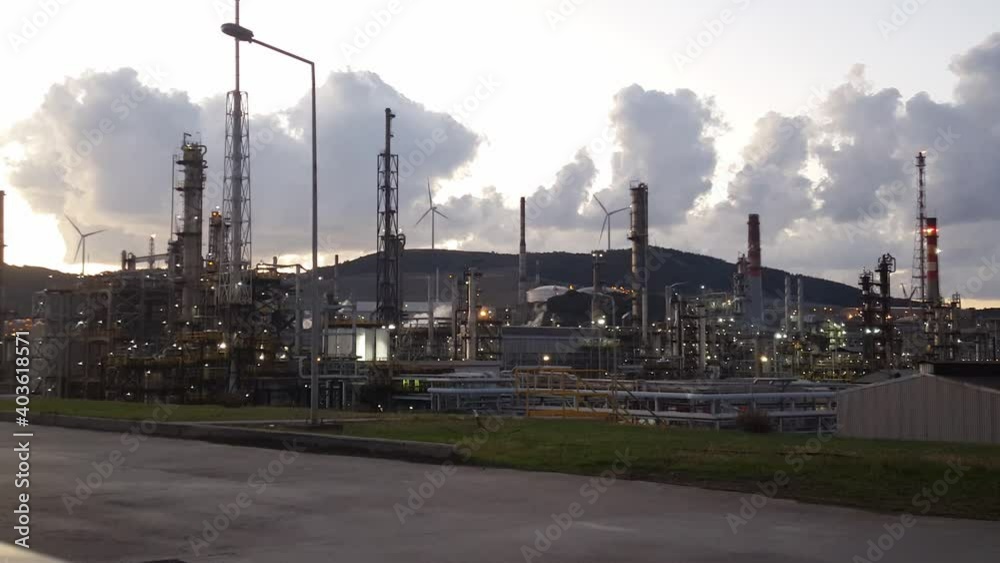 Petroleum Refinery, Oil and Gas Industry, business and petrochemical plants, oil storage tanks Petroleum Refinery, Oil and Gas Industry, business and petrochemical plants, oil storage tanks