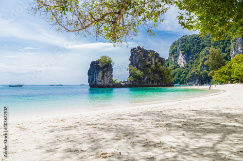 Tropical beach at Koh Hong island, Thailand © gamjai
