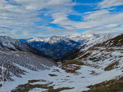 Blick vom Jaufenpass in Südtirol hinab ins Tal  © joerghartmannphoto