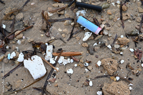 Pollution des mers. L'horreur environnementale du polystyrène. 