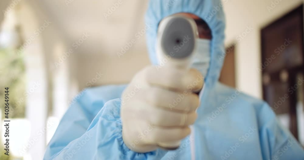 Scan Using Eye Wear Video „Slow-motion portrait of medical professional wearing personal ...