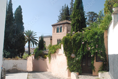 CALLES Y CASAS EN BARRIO DE GRANADA. ALBAYZIN