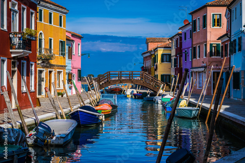 Colorful Houses At A Canal With Boats On The Fishing Island Burano In The Lagoon Of Venice © Stockfotos