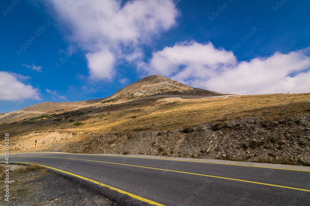 Fototapeta premium Papusa Peak, Transalpina, Romania