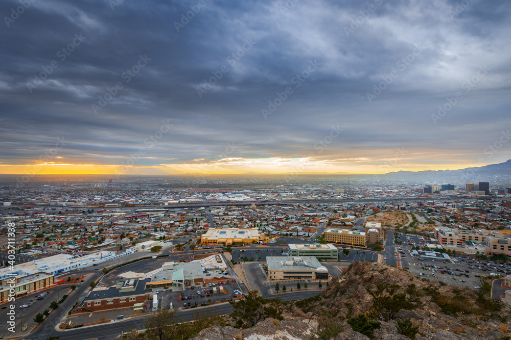 El Paso, Texas skyline at dawn