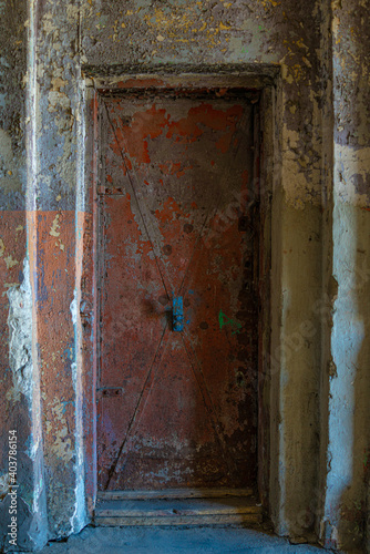An interesting doorway  © Andre