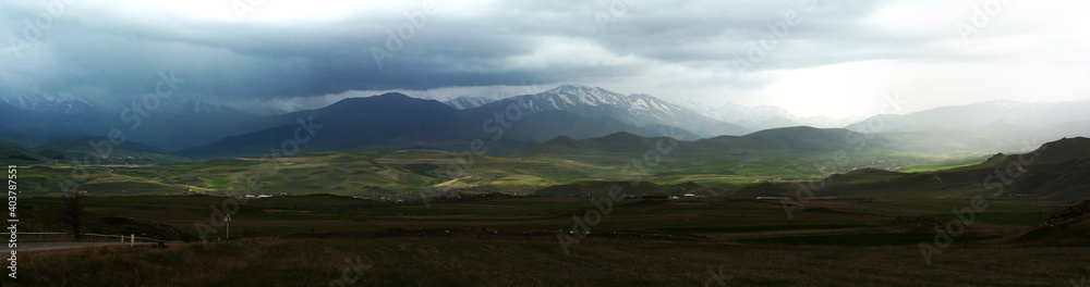 Obraz premium panorama of the mountains in the morning