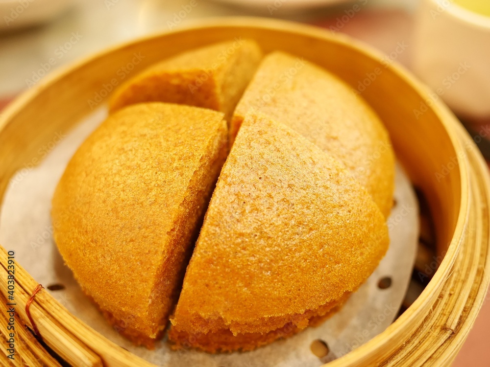香港スイーツ(飲茶・点心)のマーラーカオ(蒸しパン) 香港スイーツ(飲茶・点心)のマーラーカオ(蒸しパン)