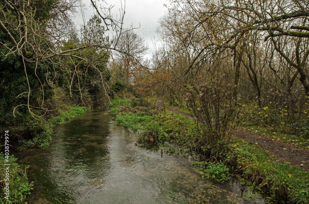 Itchen Way footpath besides the River Itchen, Hampshire Itchen Way footpath besides the River Itchen, Hampshire